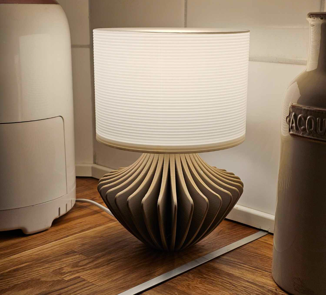 ArcBloom Table Lamp